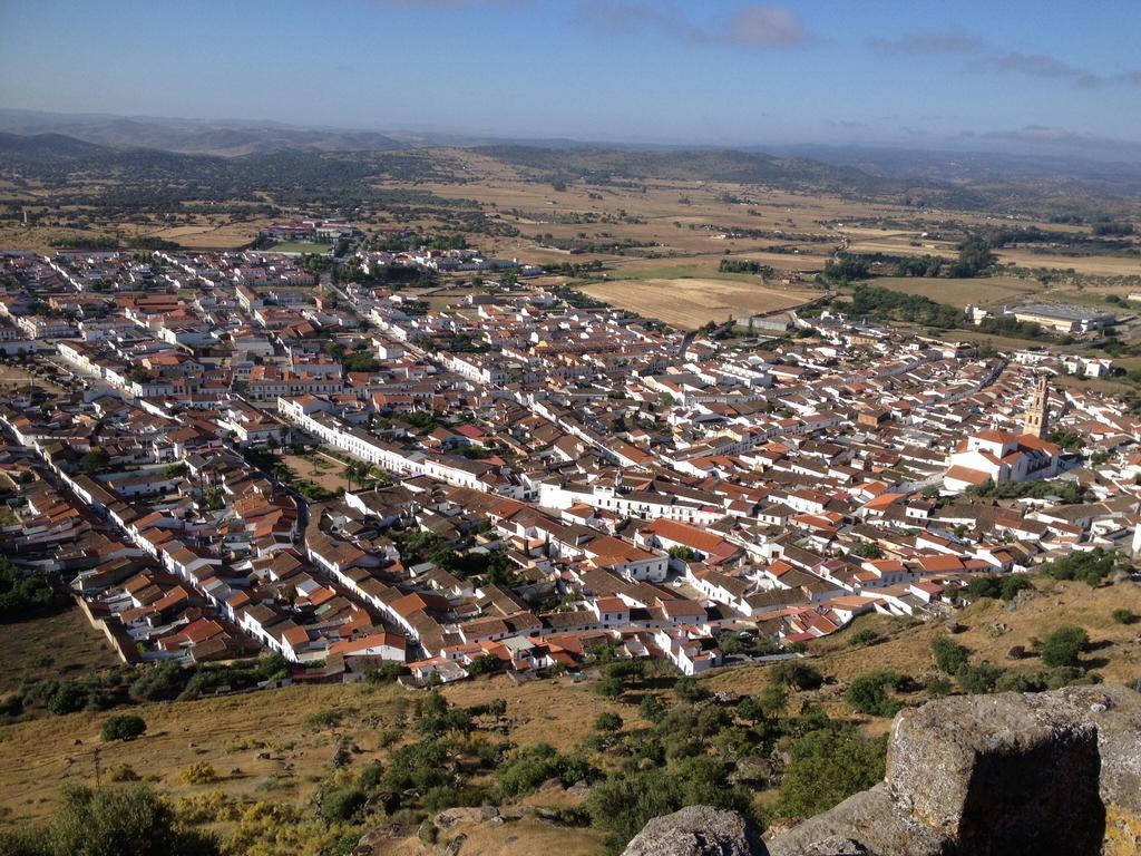 Hostal El Camionero Burguillos Del Cerro Esterno foto