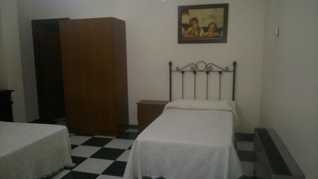 Hostal El Camionero Burguillos Del Cerro Camera foto