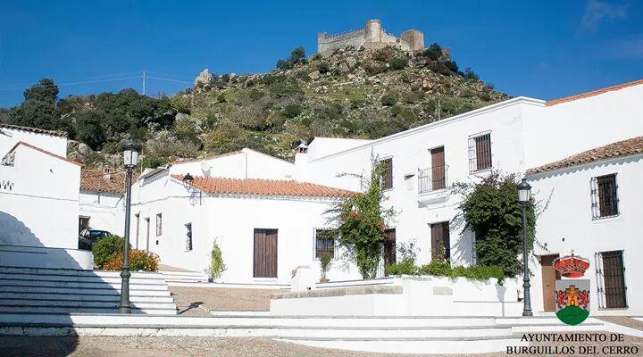 Hostal El Camionero Burguillos Del Cerro Esterno foto